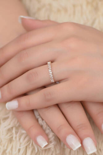 Baget Taşlı Yarım Tur Rose Yüzük - 