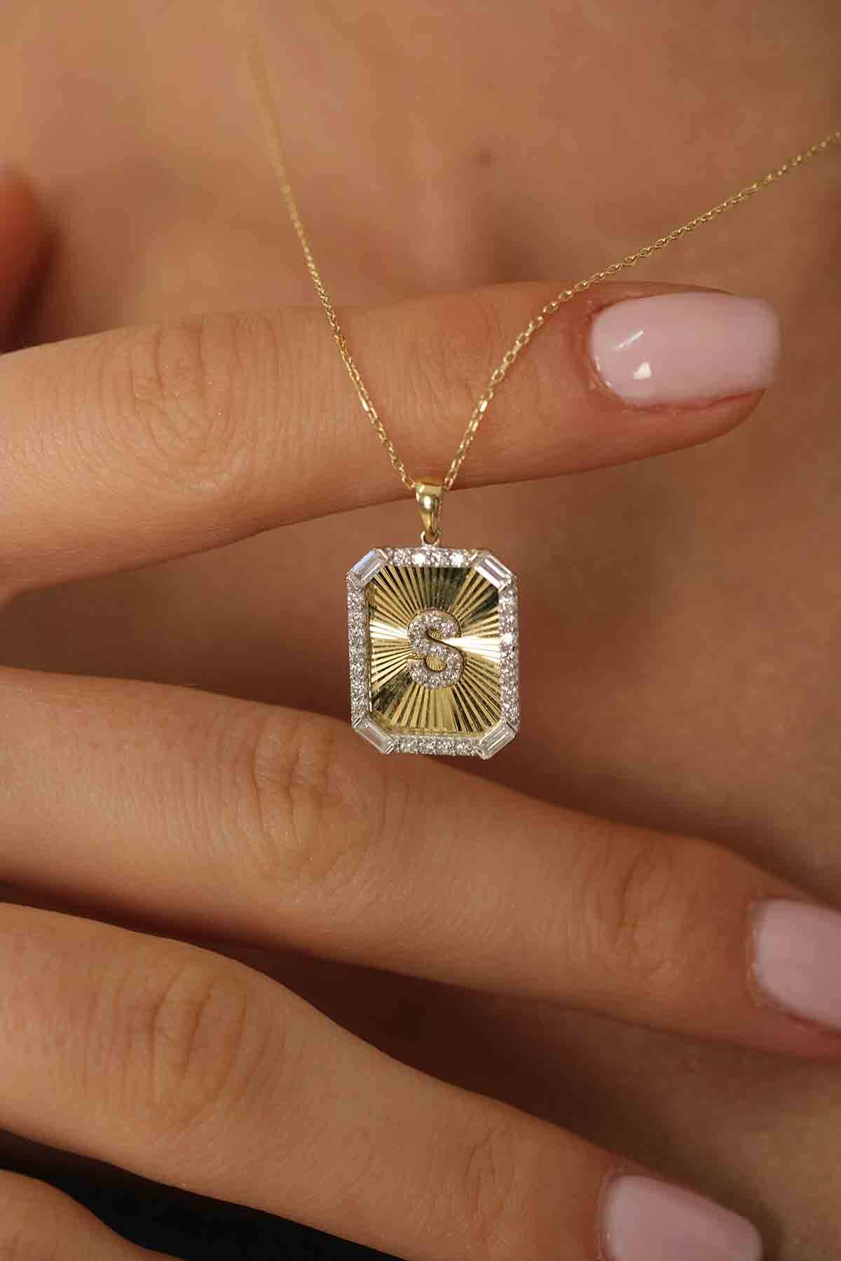 Dikdörtgen,Taşlı Altın Harf Kolye - (1)