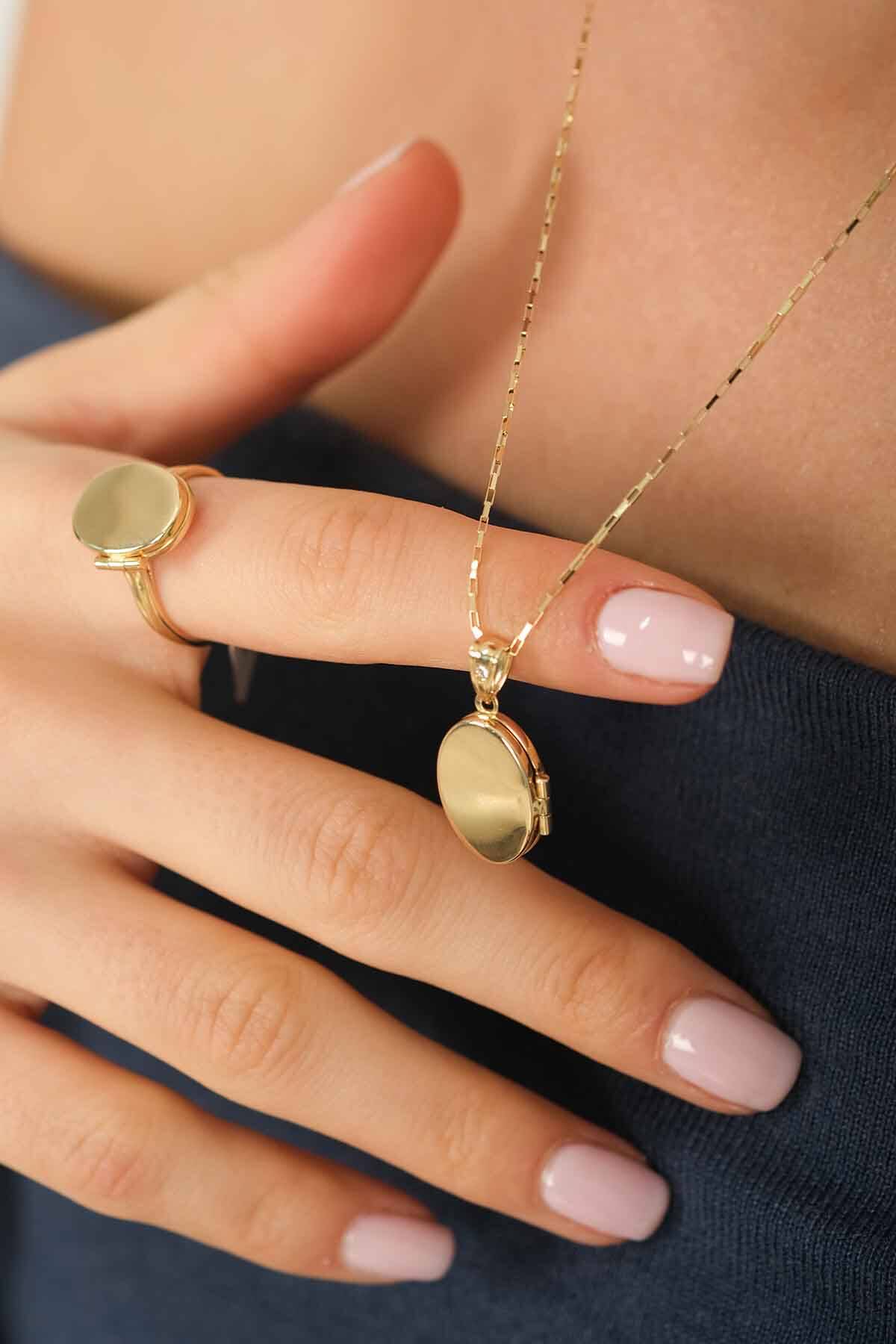 Kapaklı Oval Kolye - 