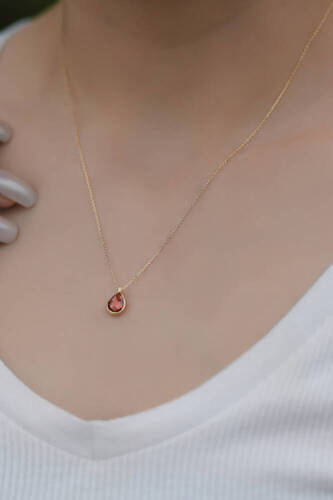 Kırmızı Taşlı Damla Altın Kolye - 