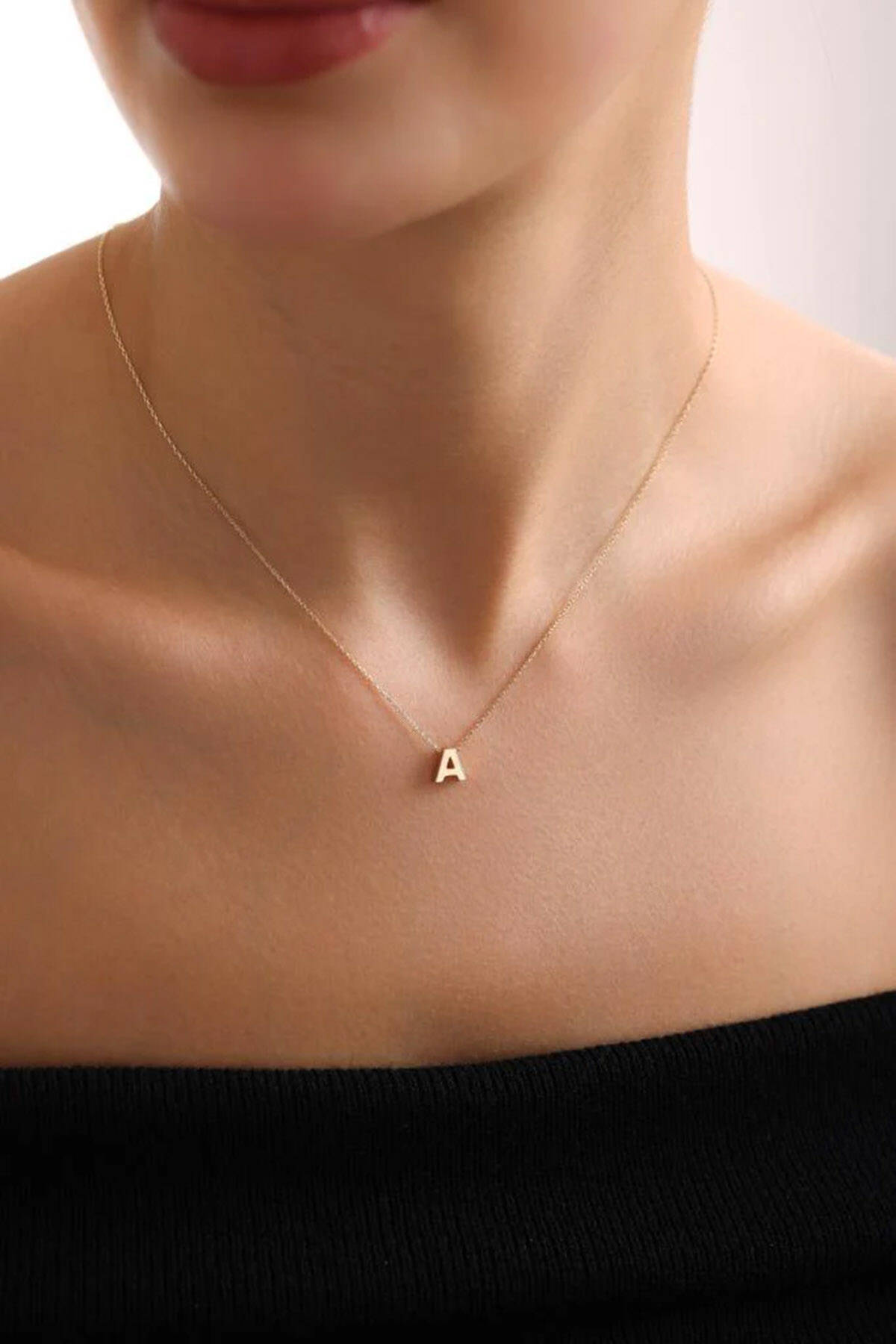 Kutu Harf Altın Kolye - 