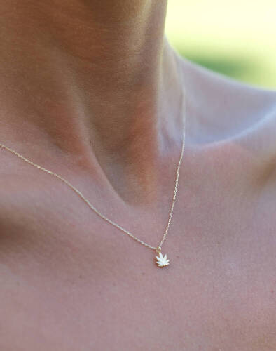 Minimal Yaprak Kolye - 