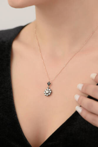 Nazende Elmas Montür Altın Kolye - 