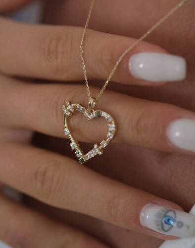 Taşlı Altın Kalp Kolye - 