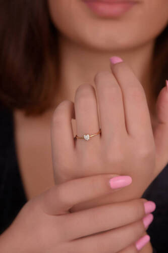 Taşlı Kalp Altın Yüzük - 