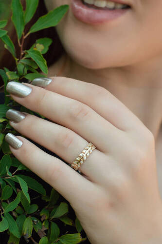 Yaprak TaşlıTamtur Altın Yüzük - 